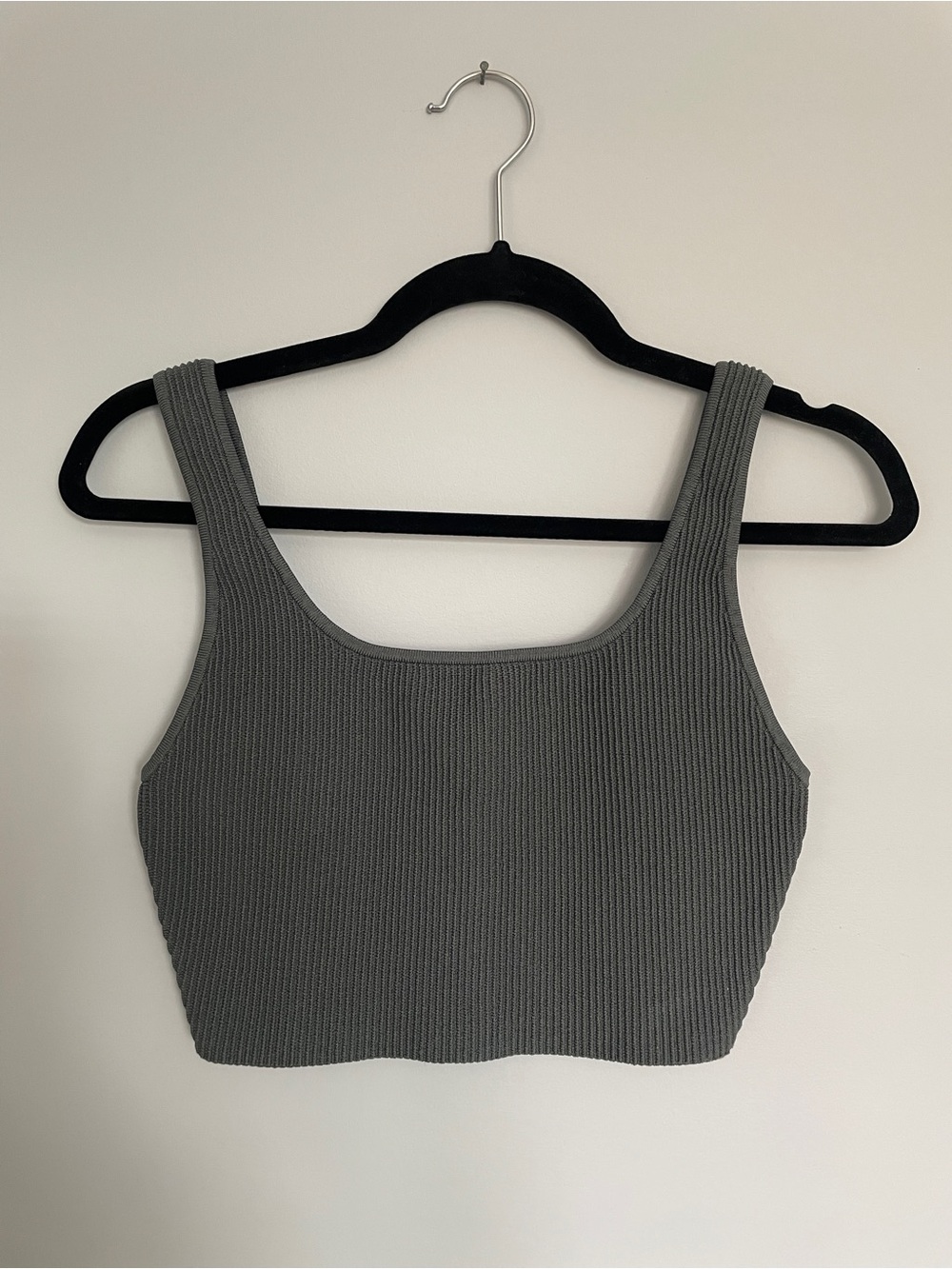 Aritzia Babaton Sculpt Knit Square Neck Crop Tank Top - Gray Medium